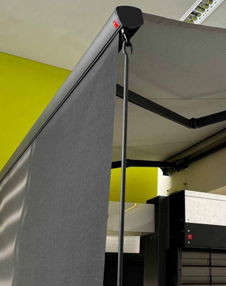 Markise - Bredde fra 535 til 590 cm x utfall 260 cm