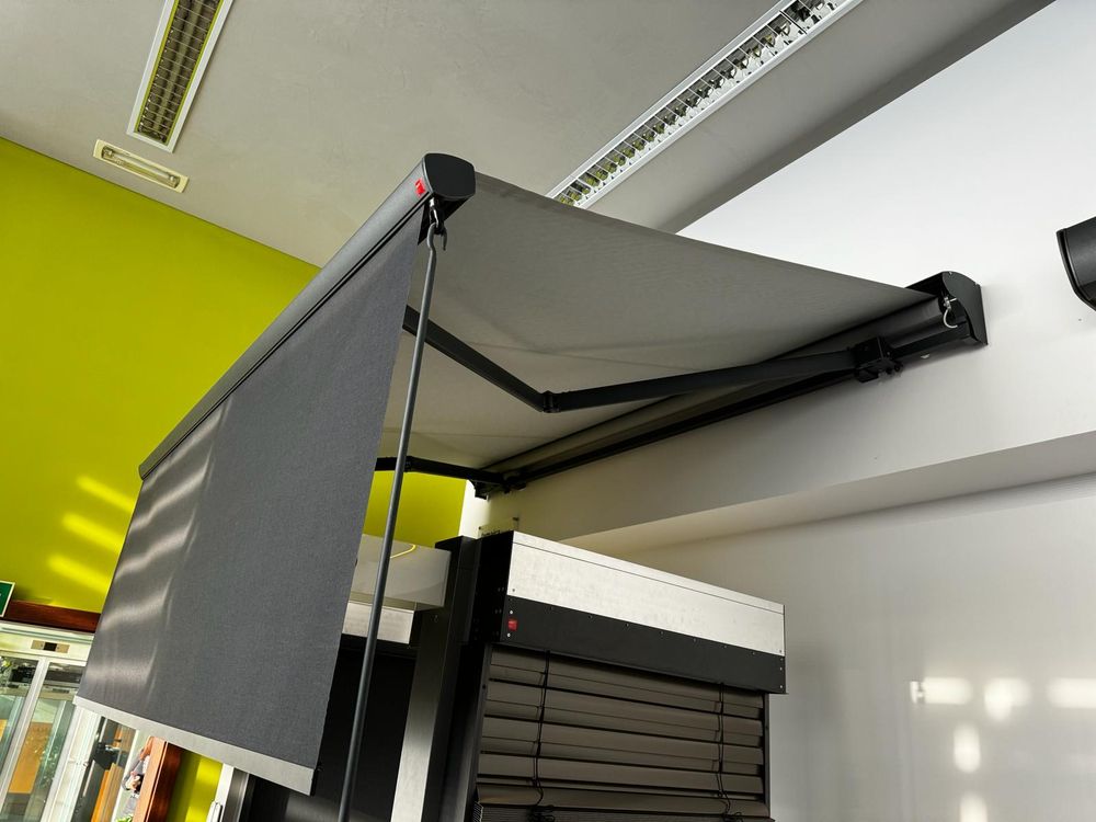 Markise - Bredde fra 535 til 590 cm x utfall 310 cm