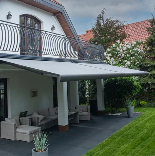 Hovedbilde Semi-Kassettmarkise, Bredde 655-700 cm x 210 cm utfall